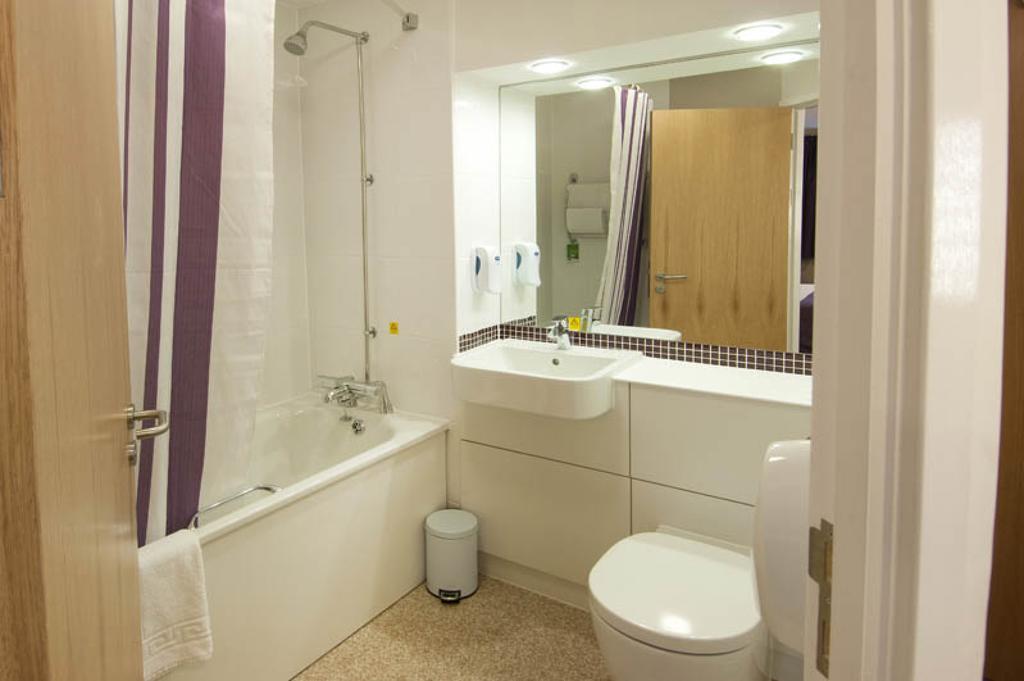 Comfort Inn Kensington London Exterior photo